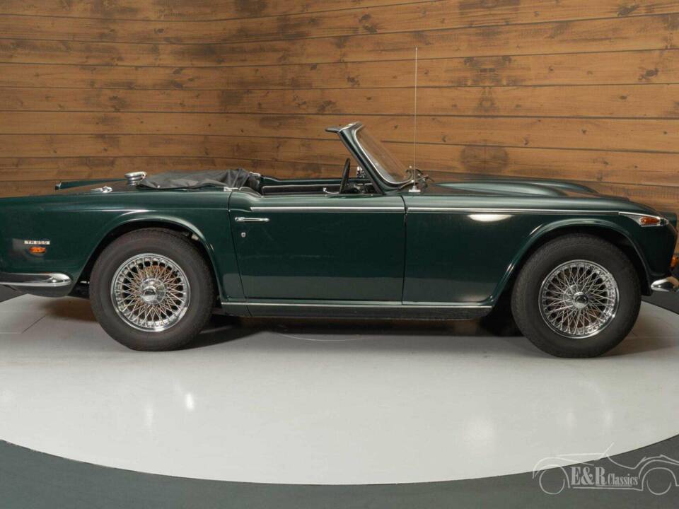 Afbeelding 7/19 van Triumph TR 250 (1968)