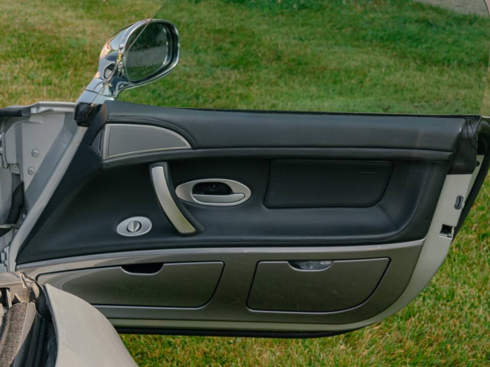 Image 99/185 of BMW Z8 (2001)