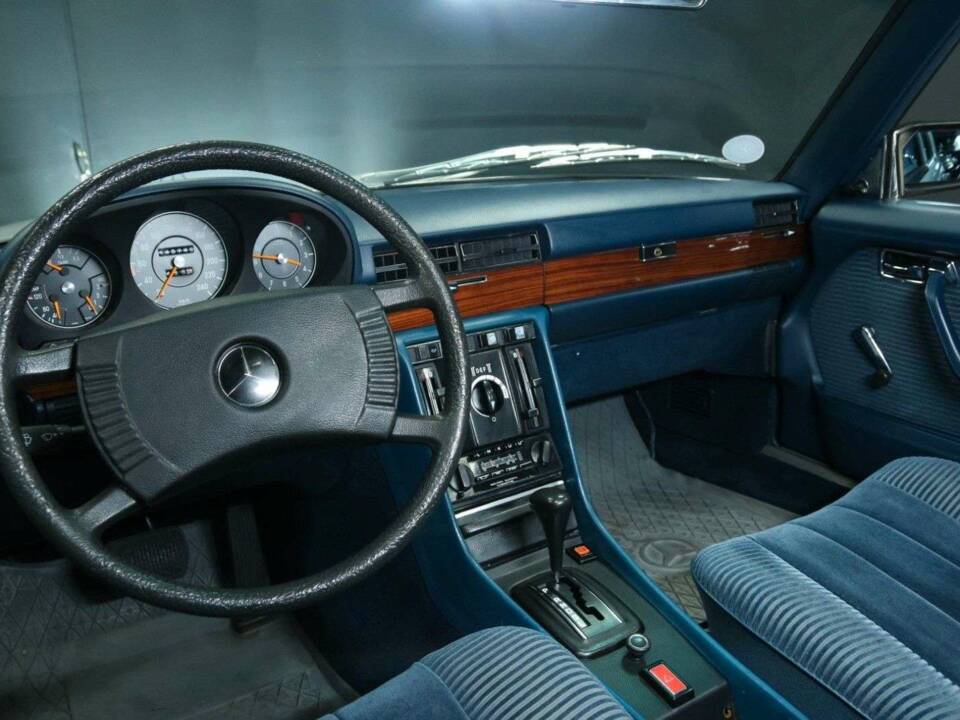 Image 12/29 of Mercedes-Benz 280 SE (1977)