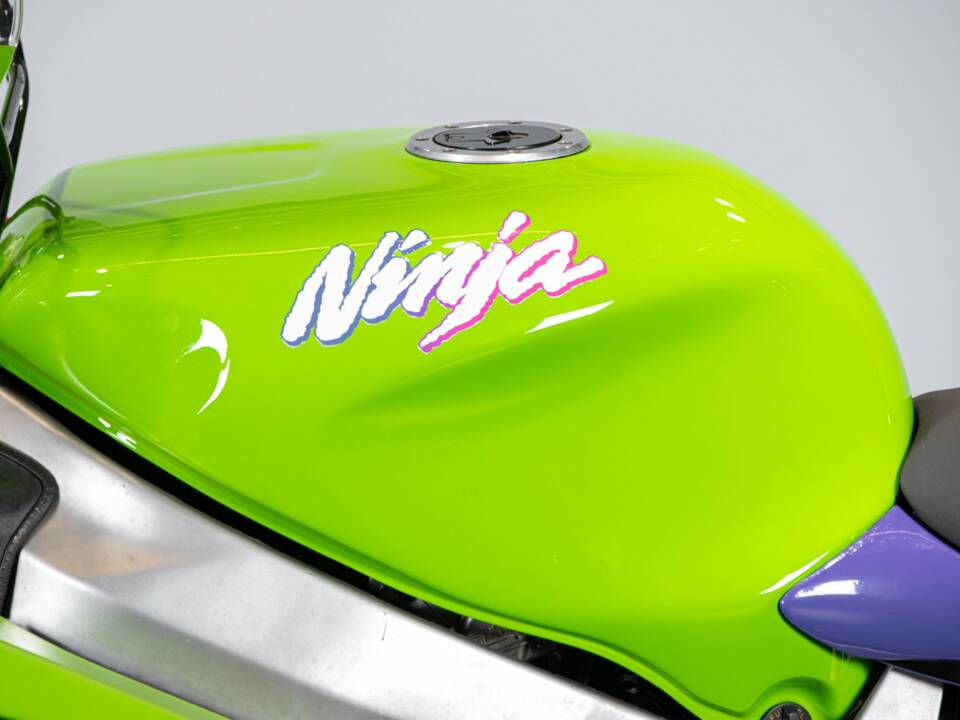 Imagen 30/50 de Kawasaki DUMMY (1996)