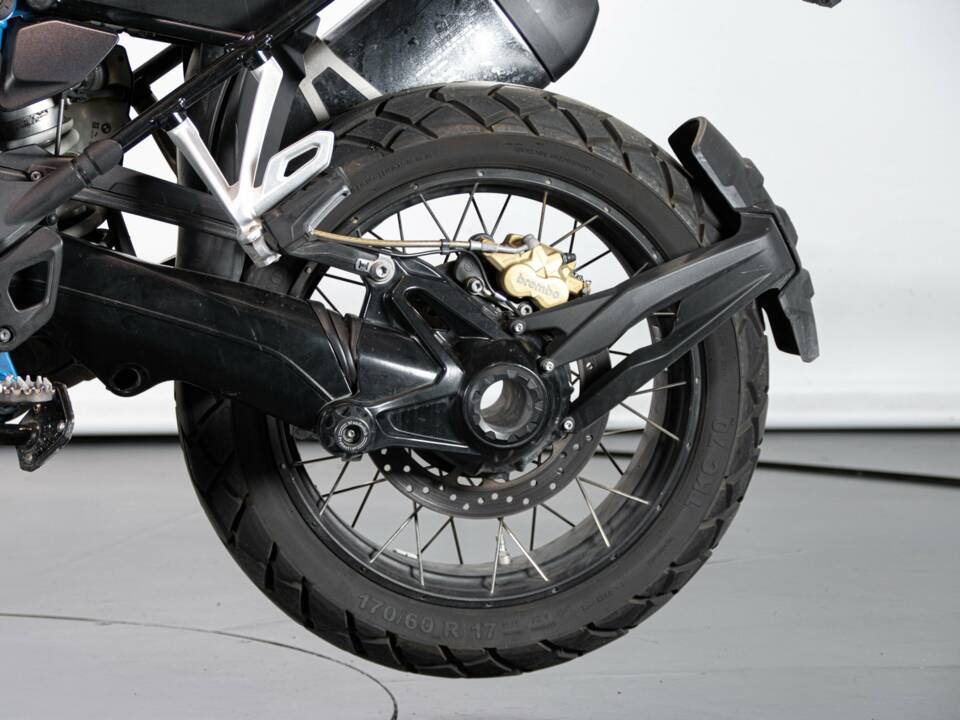 Image 18/50 of BMW DUMMY (2017)