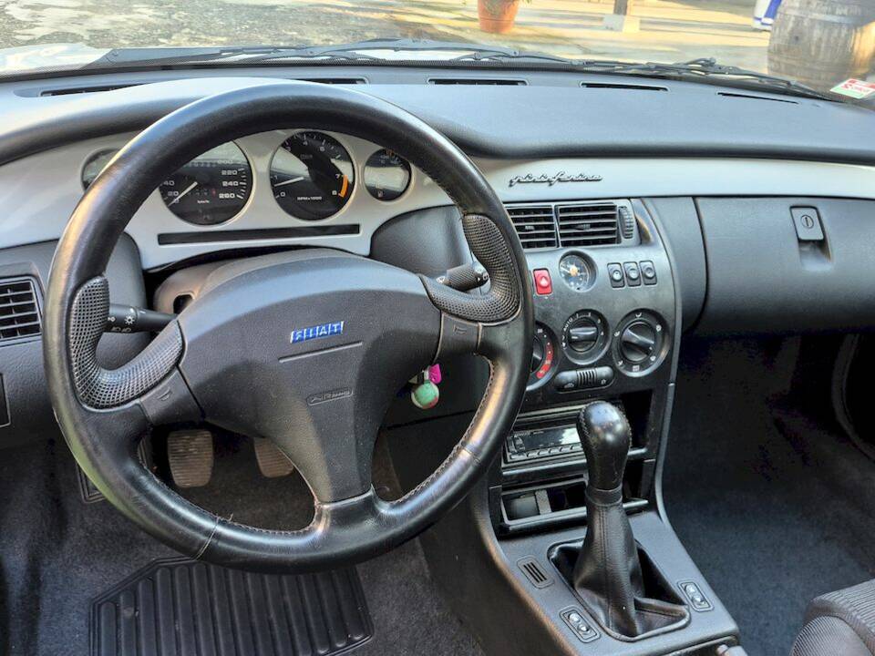 Immagine 24/43 di FIAT Coupé 2.0 20V (1999)