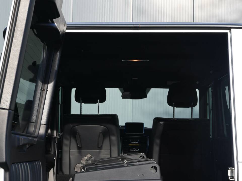 Bild 30/41 von Mercedes-Benz G 63 AMG (lang) (2015)