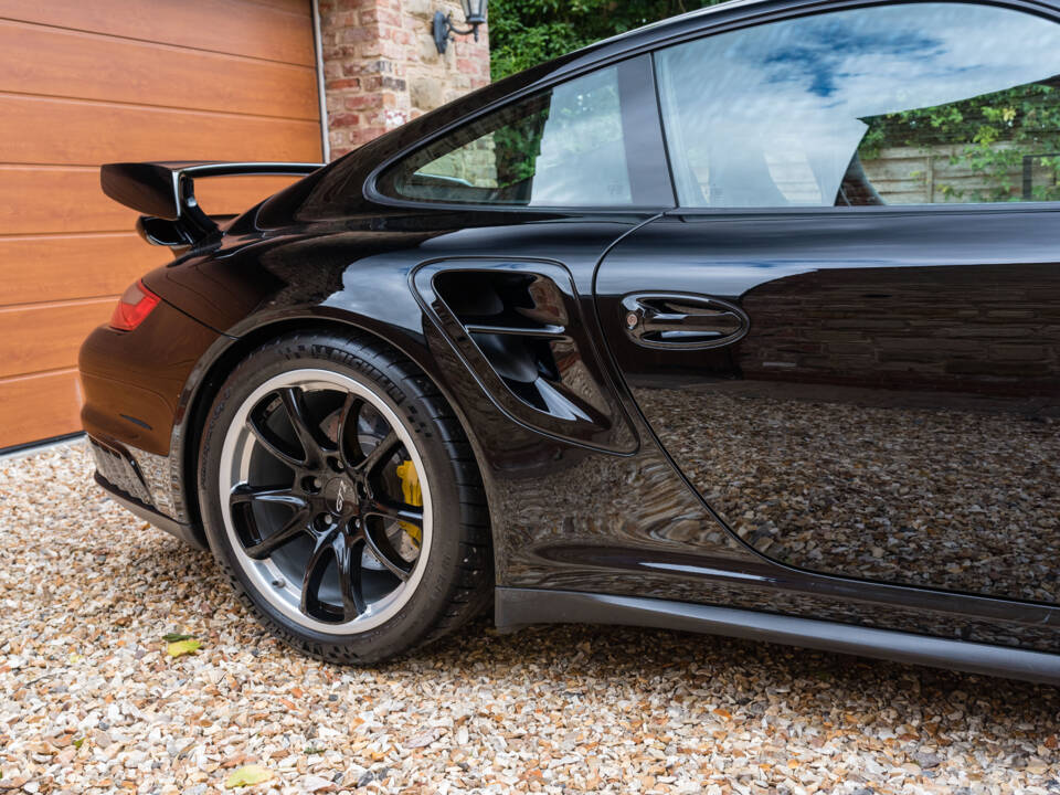 Image 19/47 of Porsche 911 GT2 (2009)