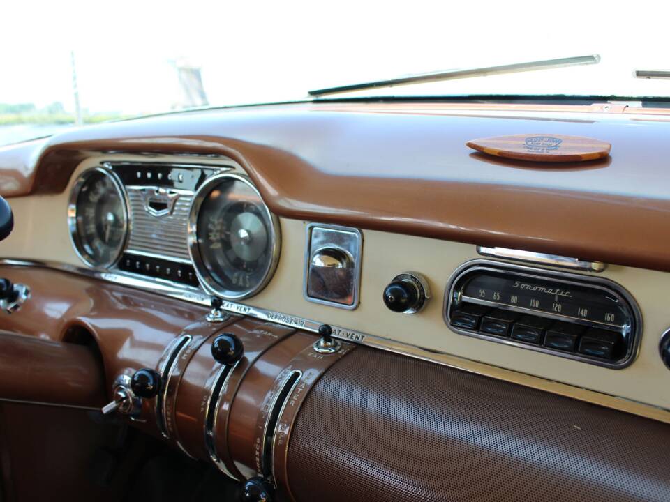Image 22/29 of Buick 60 Century (1954)