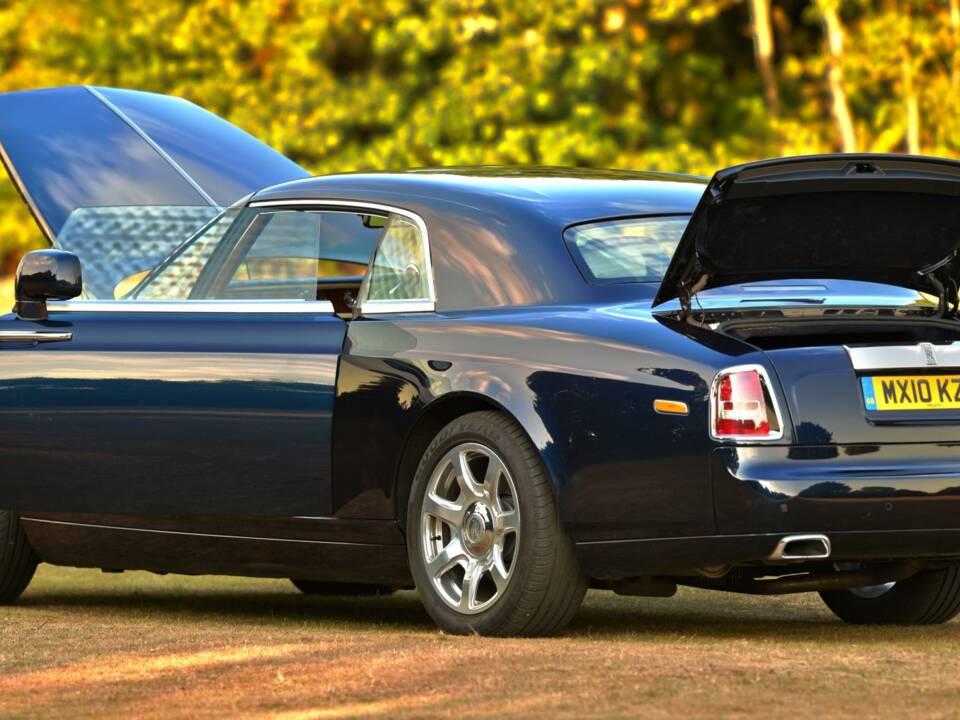 Image 30/50 of Rolls-Royce Phantom Coupé (2010)