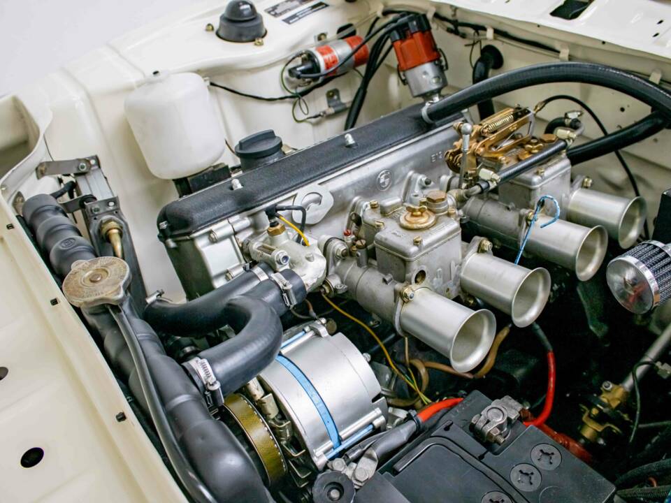 Immagine 27/32 di BMW 2002 tii (1971)