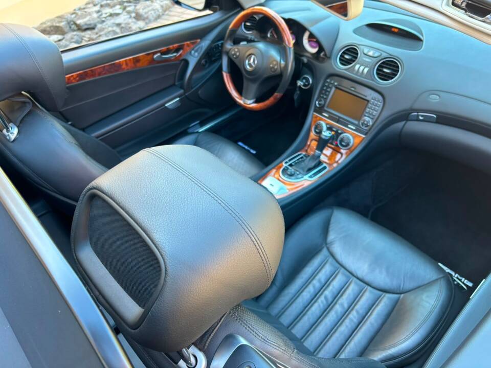 Image 7/7 of Mercedes-Benz SL 500 (2009)
