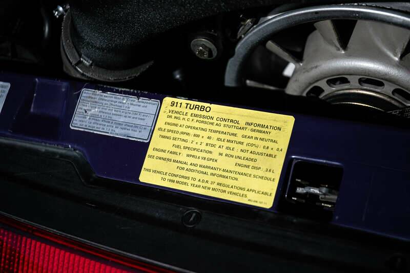 Image 29/50 of Porsche 911 Turbo (1995)