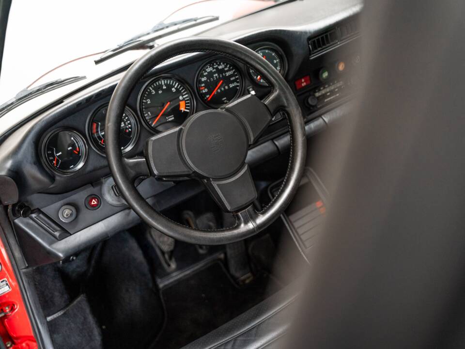 Bild 9/35 von Porsche 911 SC-L 3.1 (1980)