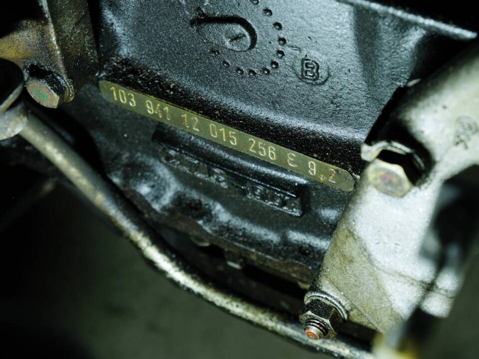 Bild 15/50 von Mercedes-Benz 260 SE (1990)