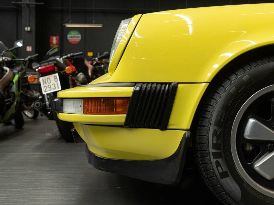 Image 15/47 of Porsche 911 Carrera 2.7 (1975)