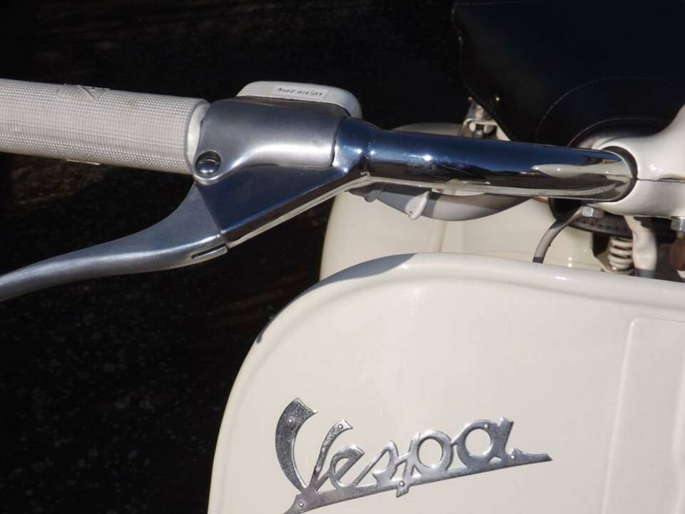 Imagen 34/50 de Piaggio Vespa 150 (1956)