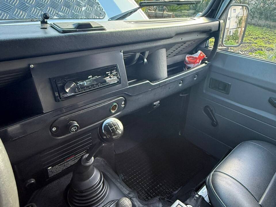 Immagine 3/7 di Land Rover Defender 90 Td5 (1999)