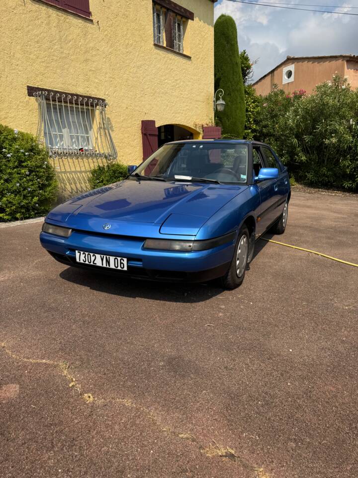 Imagen 1/5 de Mazda 323F 1.6 16V (1994)