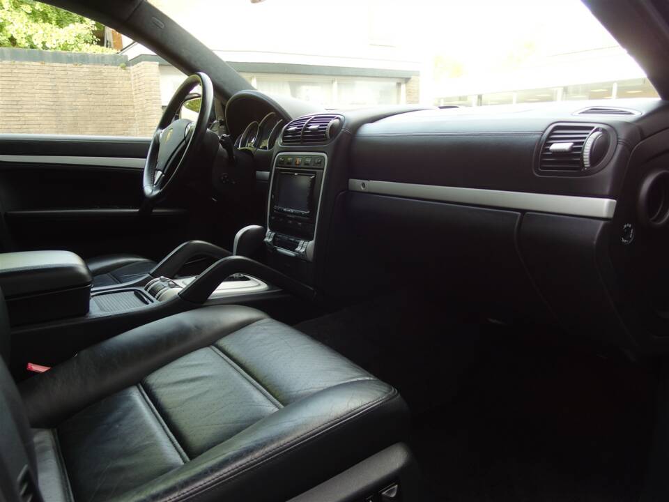 Imagen 54/97 de Porsche Cayenne Turbo (2007)