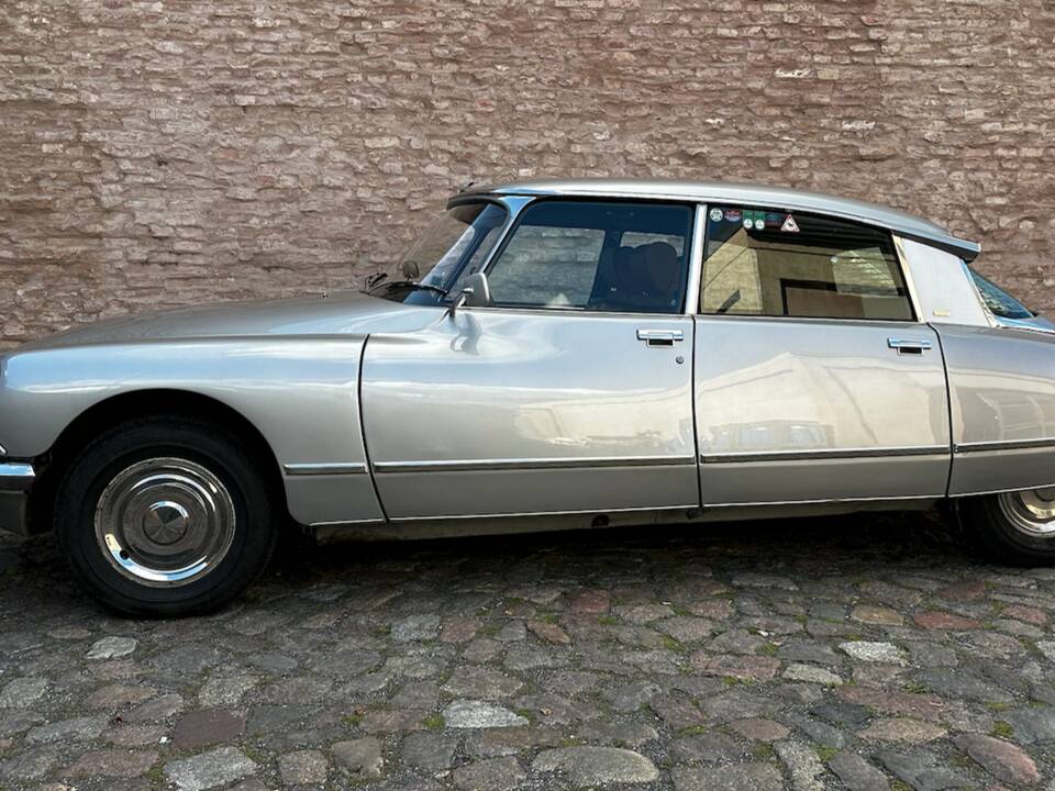 Image 4/68 of Citroën DS 23 Pallas IE (1973)