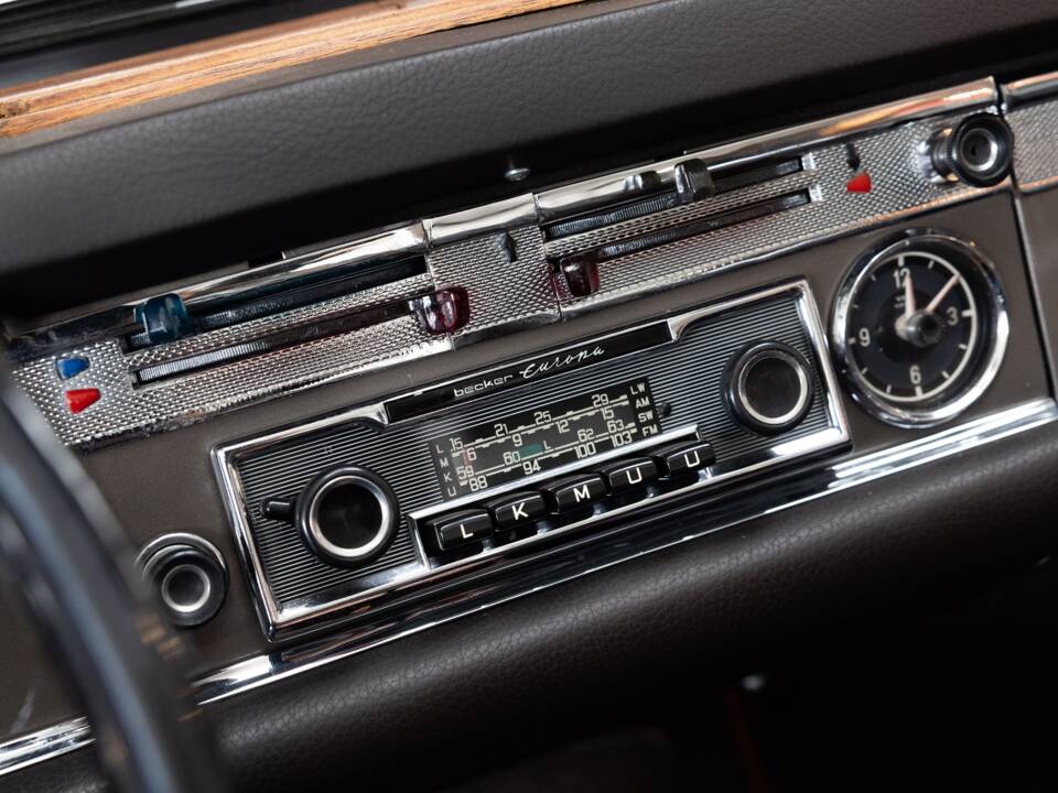 Image 18/35 de Mercedes-Benz 230 SL (1966)