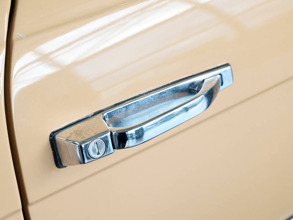 Bild 25/50 von Mercedes-Benz 450 SLC (1977)