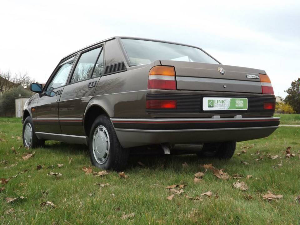 Immagine 6/50 di Alfa Romeo Giulietta 1.6 (1984)