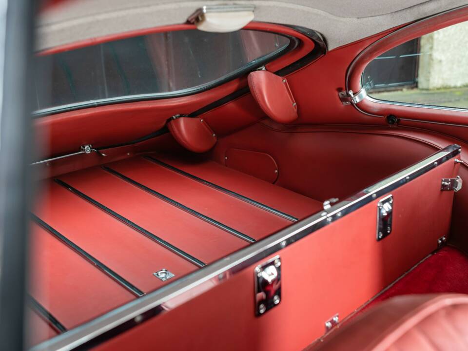 Bild 16/18 von Jaguar E-Type 4.2 (1965)