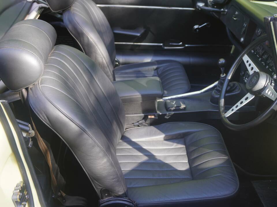 Bild 9/19 von Jaguar E-Type V12 (1972)