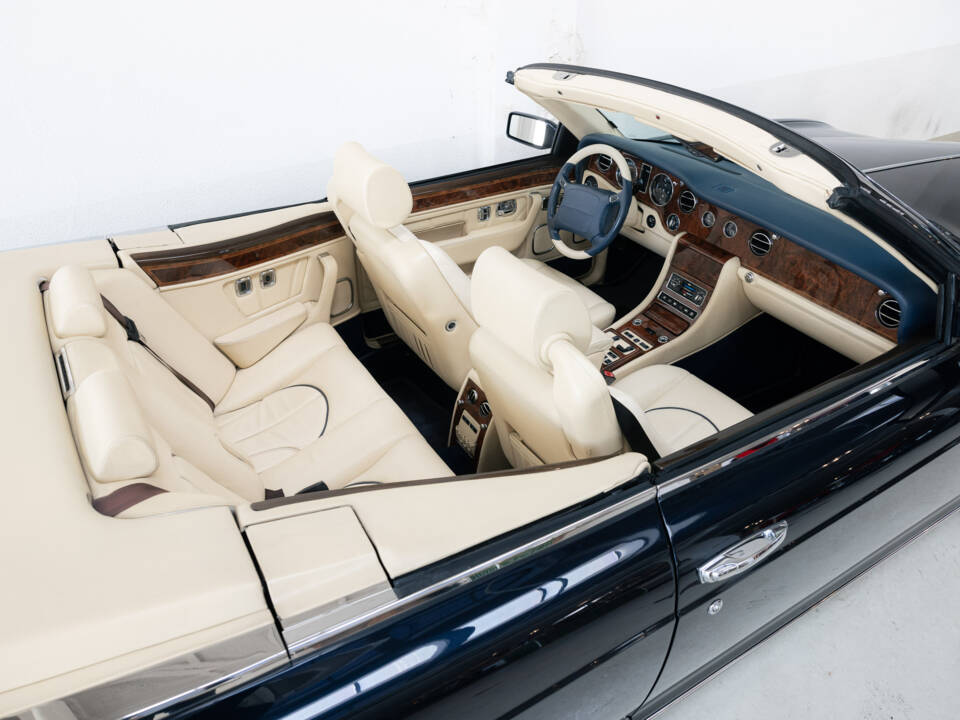 Image 28/40 of Rolls-Royce Corniche V (2000)