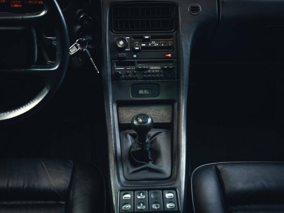 Image 11/15 of Porsche 928 GT (1989)