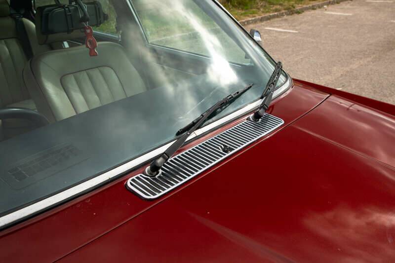 Image 28/50 of Daimler Double Six (1983)