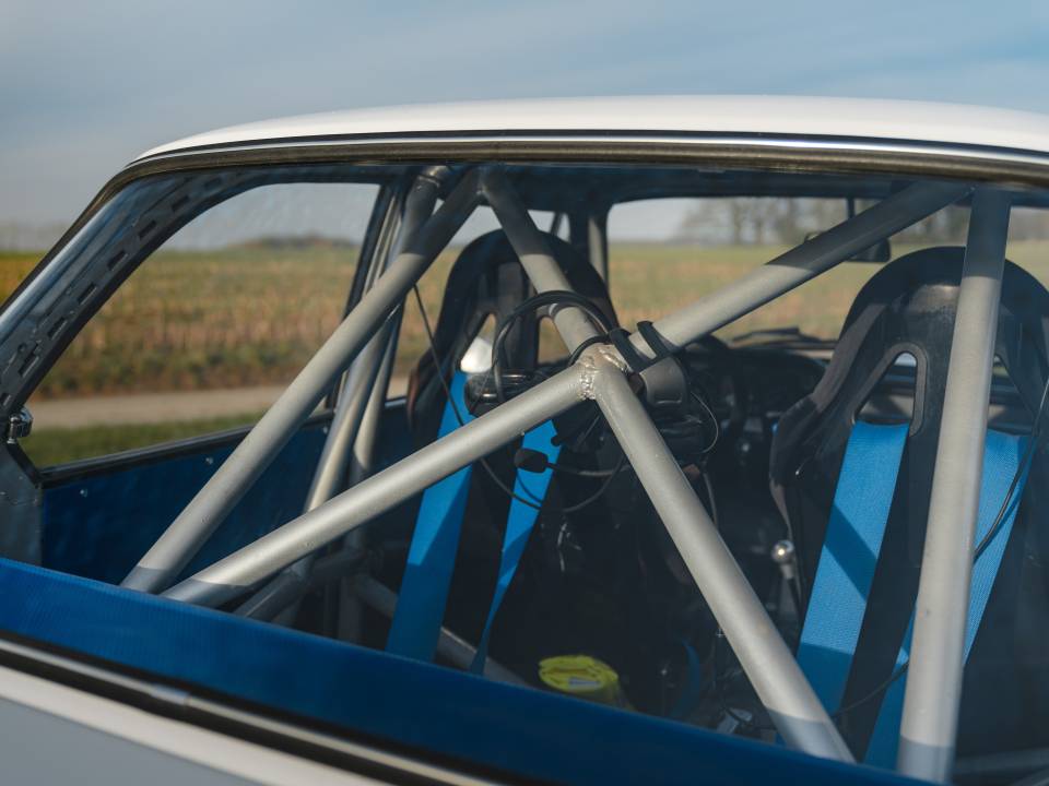 Image 17/49 of BMW 2002 ti (1969)