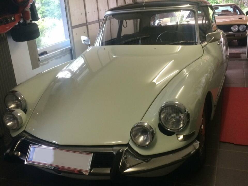 Image 3/5 de Citroën DS 21 Pallas (1966)