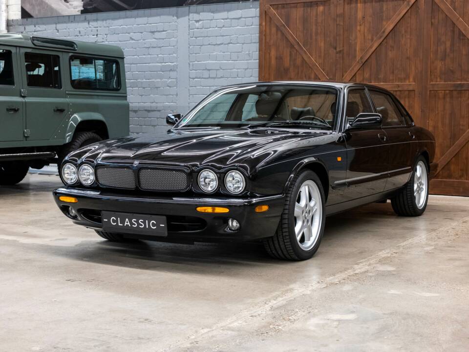 Bild 4/34 von Jaguar XJR 4.0 (2001)