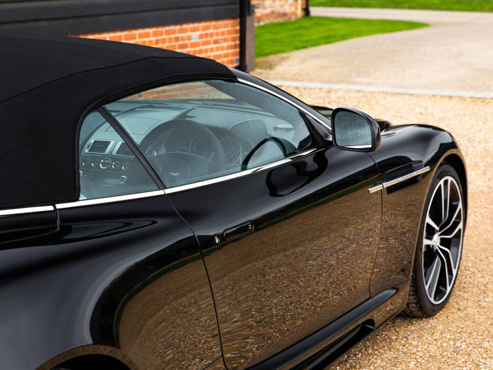 Imagen 43/99 de Aston Martin DBS Volante (2012)