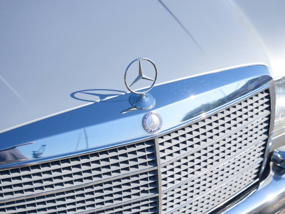 Image 11/25 of Mercedes-Benz 280 SE (1979)