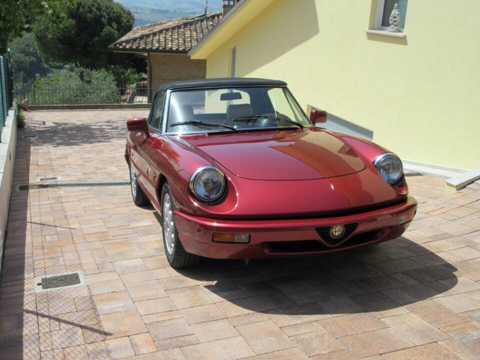 Immagine 3/26 di Alfa Romeo 2.0 Spider (1990)