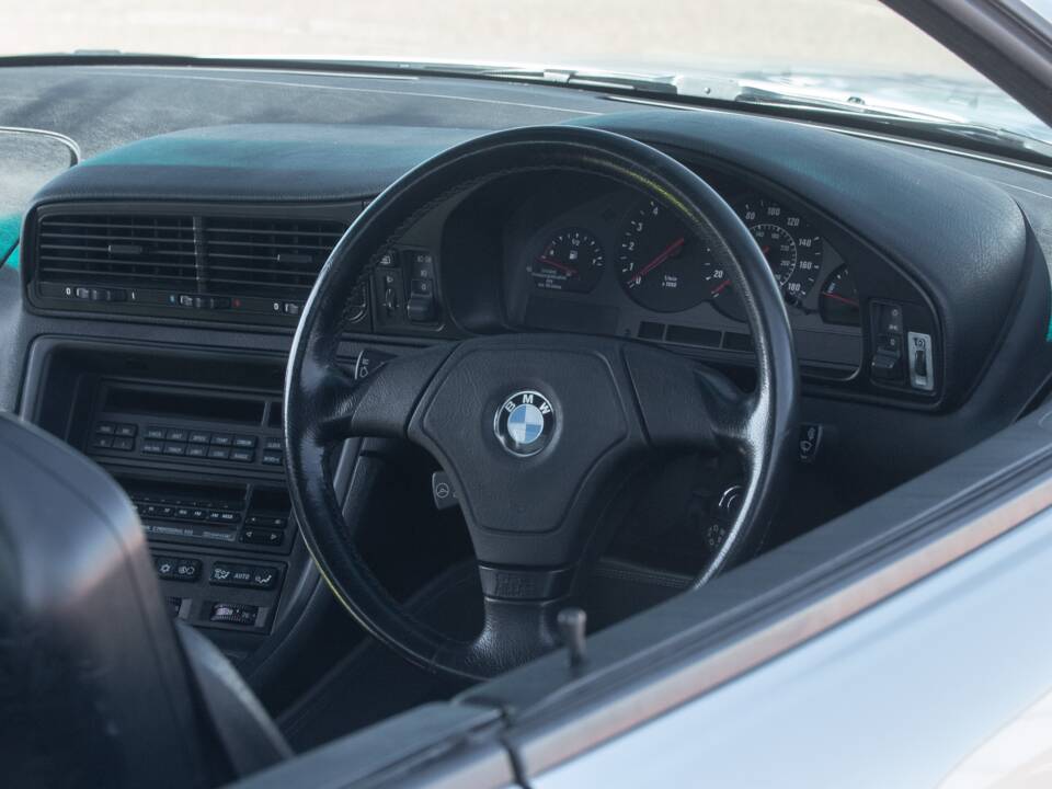 Image 34/50 de BMW 850CSi (1995)