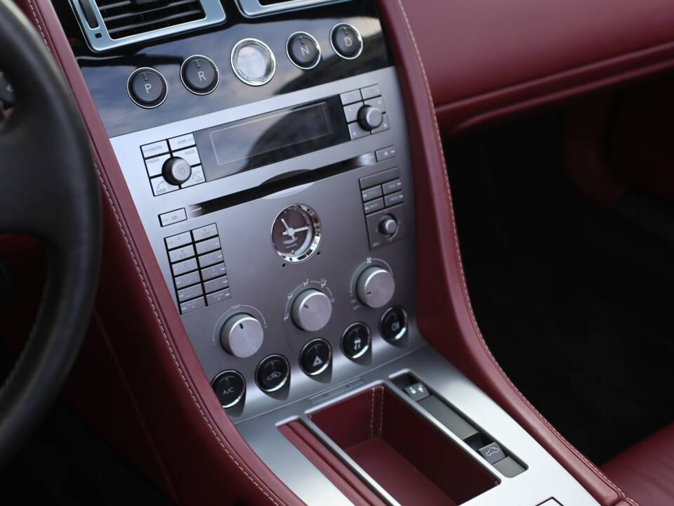 Bild 25/47 von Aston Martin DB 9 Volante (2006)