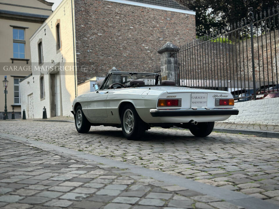 Imagen 8/98 de Alfa Romeo 2000 Spider Veloce (1981)
