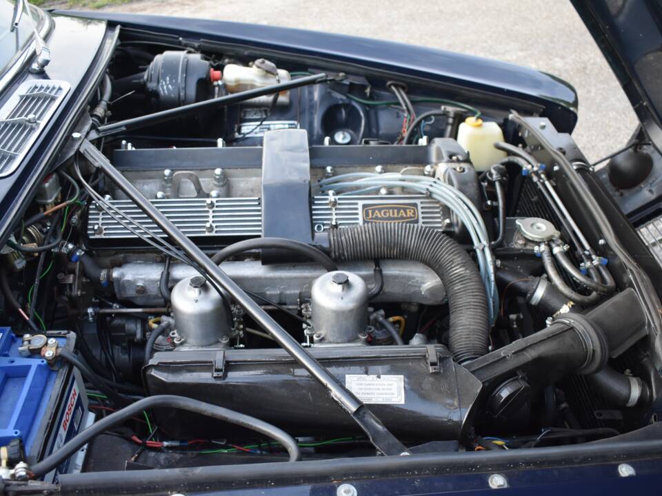 Bild 32/37 von Jaguar XJ 6 4.2 (1972)