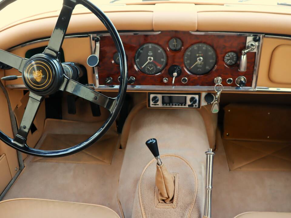 Image 39/50 of Jaguar XK 150 FHC (1959)