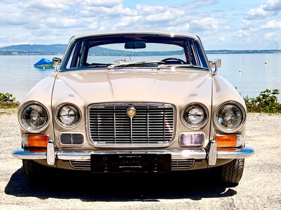 Bild 8/17 von Jaguar XJ 6 2.8 (1971)