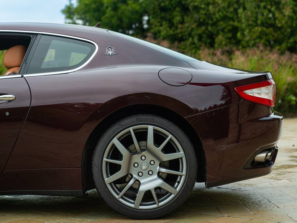 Image 29/50 of Maserati GranTurismo 4.2 (2009)