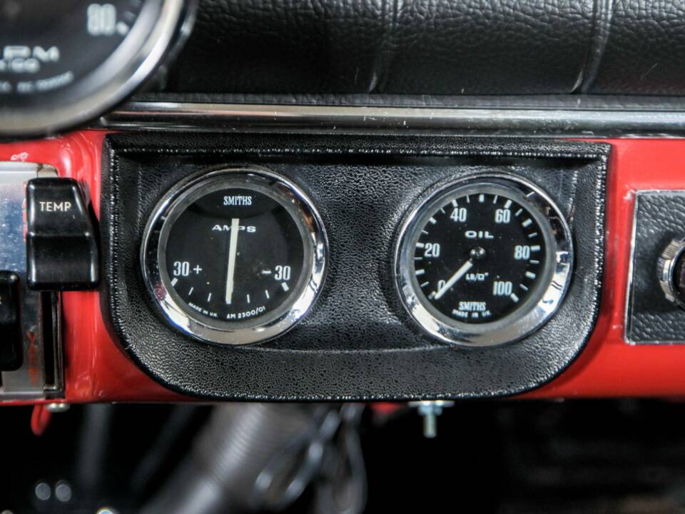 Image 29/50 of Volvo P 123 GT (1968)