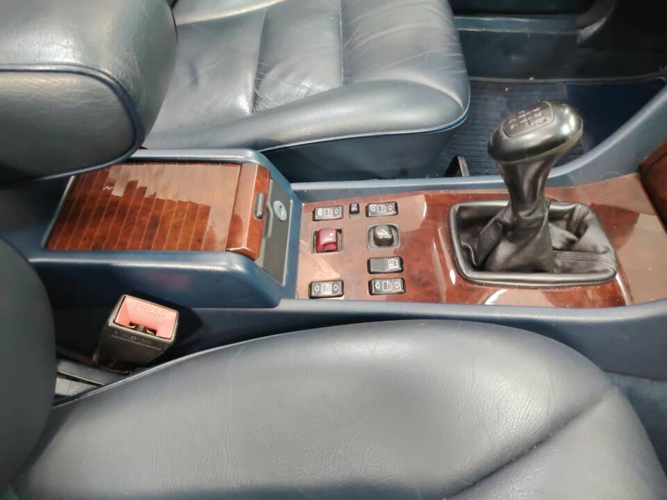 Afbeelding 24/40 van Mercedes-Benz E 200 (1996)
