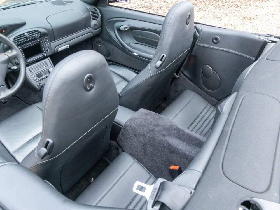 Image 45/50 of Porsche 911 Carrera 4S (2003)