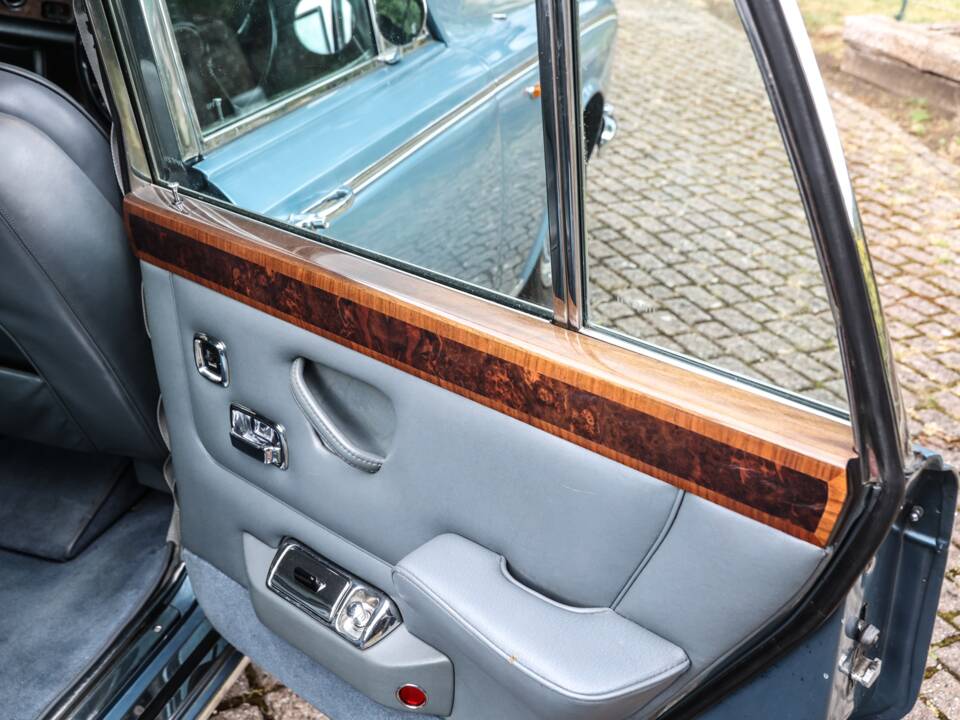 Image 17/35 of Rolls-Royce Silver Shadow I (1970)