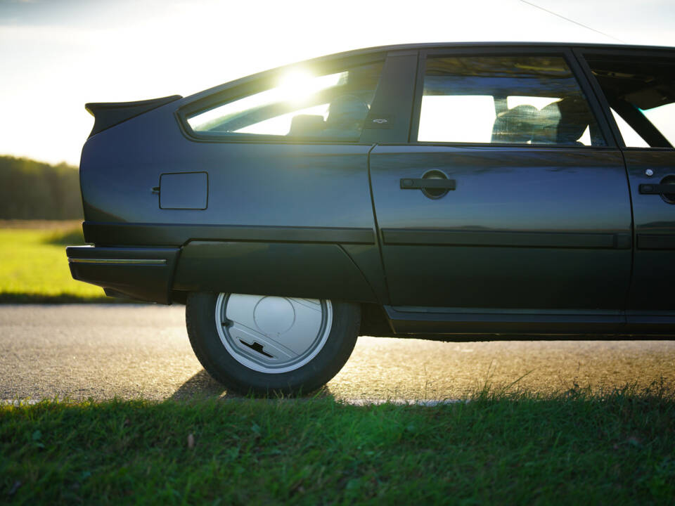 Image 28/34 of Citroën CX 25 GTI Turbo 2 (1988)