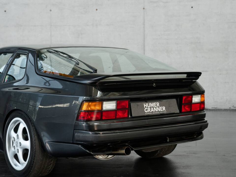 Bild 12/50 von Porsche 944 Turbo (1990)