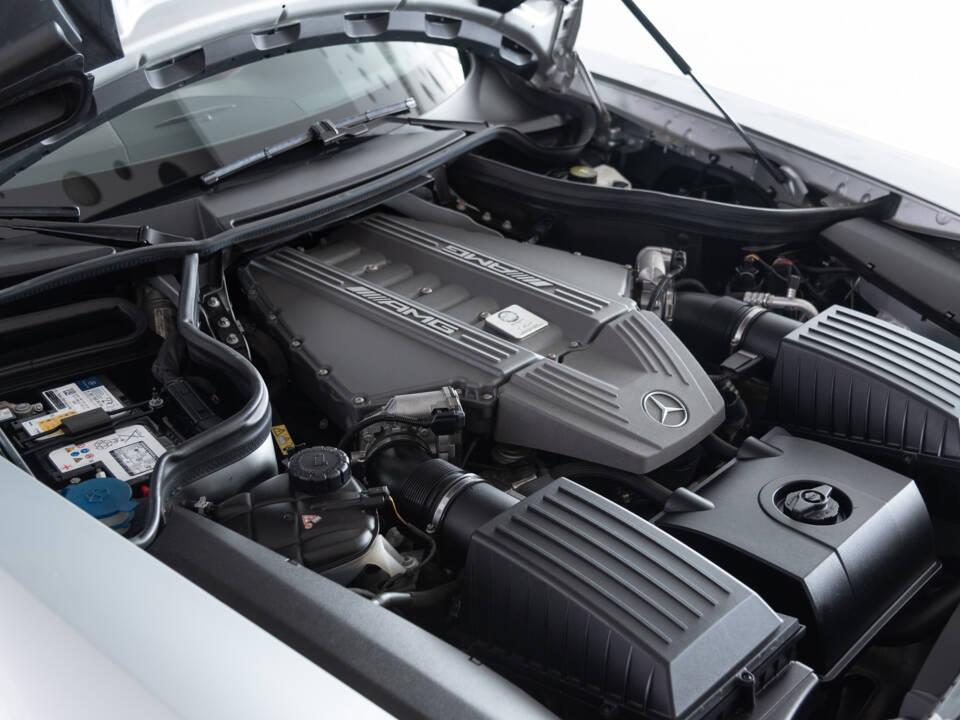 Image 43/48 of Mercedes-Benz SLS AMG Roadster (2012)