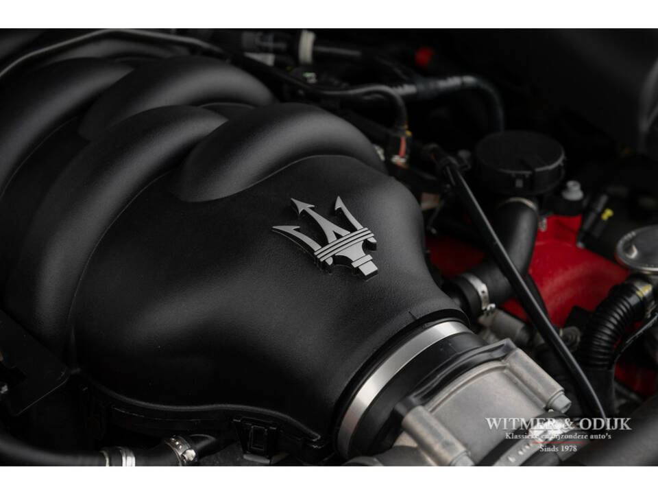 Imagen 41/42 de Maserati GranTurismo S (2011)